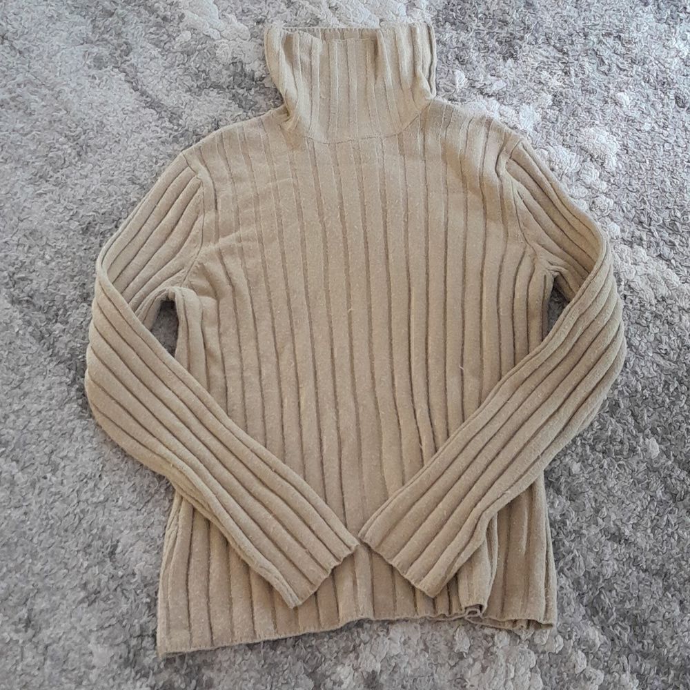 New York &Company turtle neck sweater